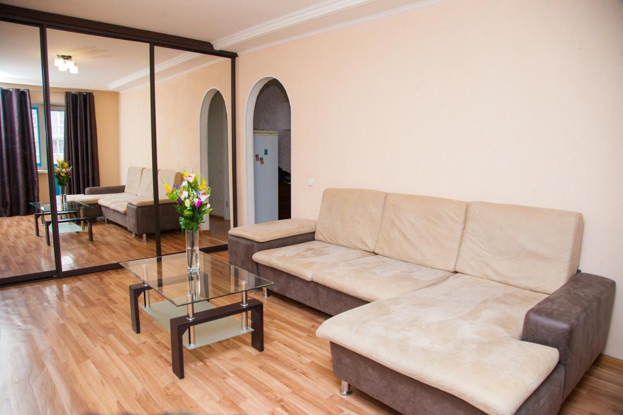 Zaporizhia Semi Luxury Apt On Yatsenka 8 Near Intourist Hotel מראה חיצוני תמונה