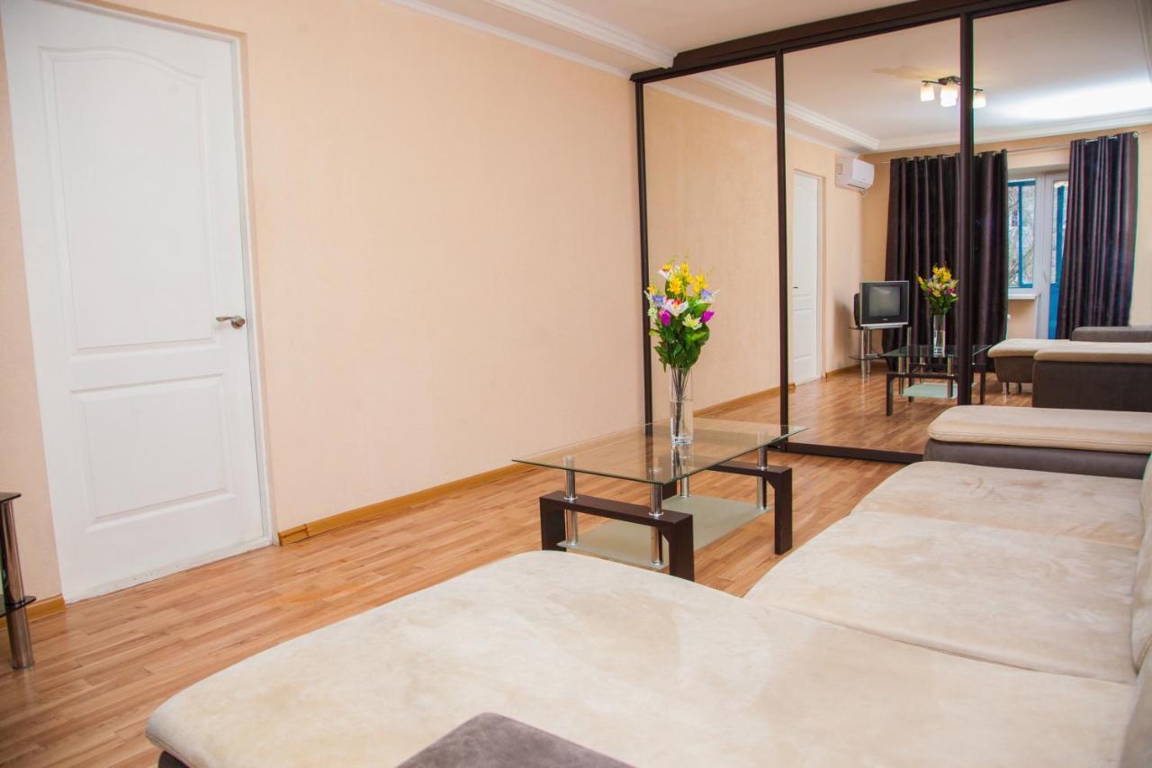 Zaporizhia Semi Luxury Apt On Yatsenka 8 Near Intourist Hotel מראה חיצוני תמונה